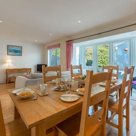 4 Pentire Rocks Holiday home *