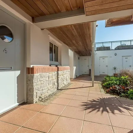 4 Pentire Rocks Holiday home *